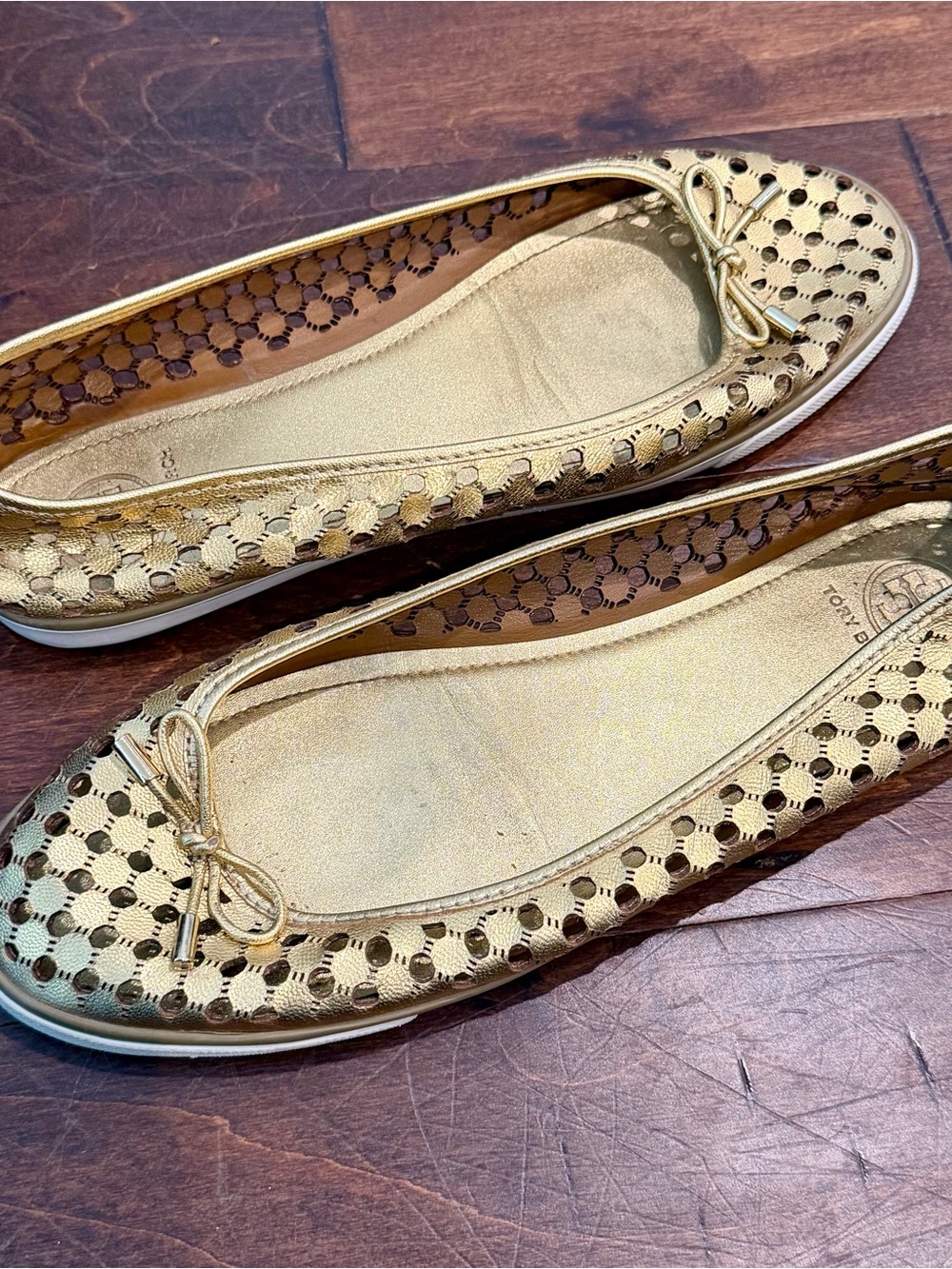 Tory Burch Skyler Ballerina Trainers Metallic Gold Perforated Leather - Picture 5 of 10